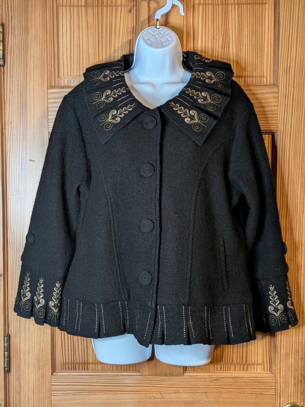 Carson 100% Wool Black Womens Large Bohemian Napoleon Embroidered Jacket Pockets